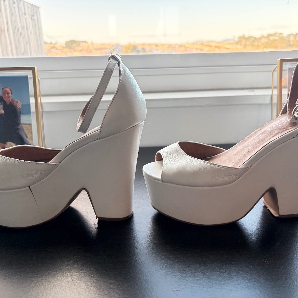 White Jeffrey Campbell Vintage Heels Size 8 - Picture 2 of 8